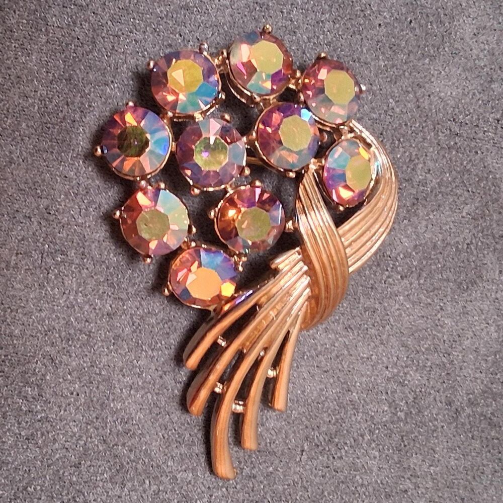 Vintage Kramer Rhinestone Brooch Pink-Purple
